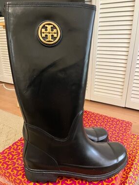 Tory Burch Black Rain Boots with Gold Logo Emblem Size 9